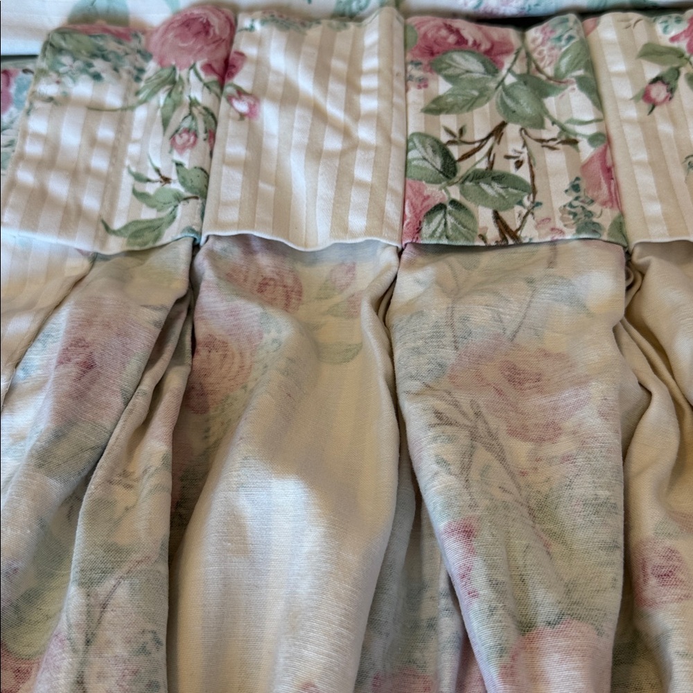 Vintage Ralph Lauren 62 Inch Pleated Curtain Panel - Picture 6 of 10